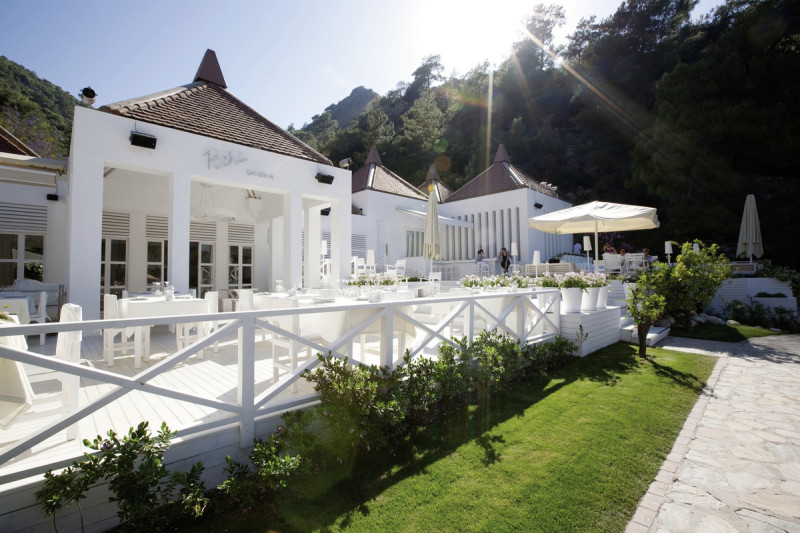 Hillside Beach Club