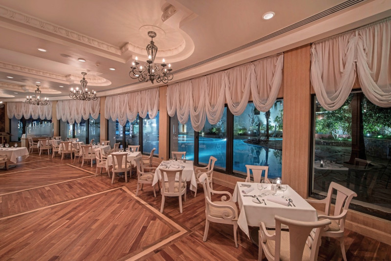 Reef Oasis Blue Bay Resort & Spa