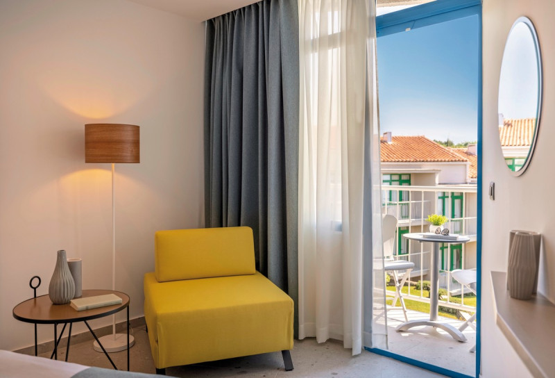 Wohnbeispiel Doppelzimmer Superior Meerseite f&uuml;r 3 Pers. 