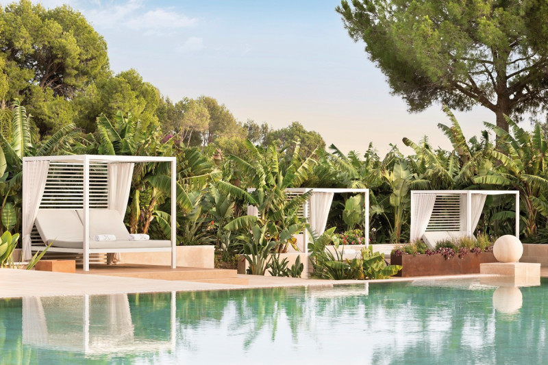 The St. Regis Mardavall Mallorca Resort