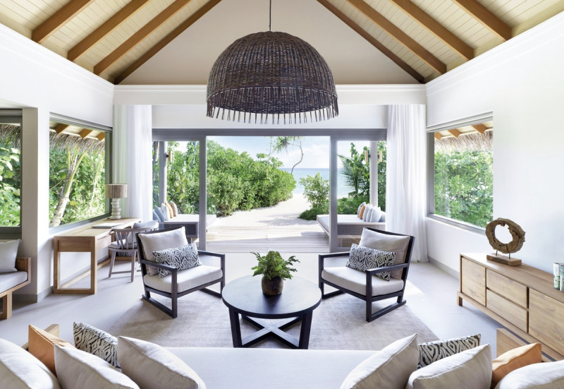 Deluxe Beach Pool Suite