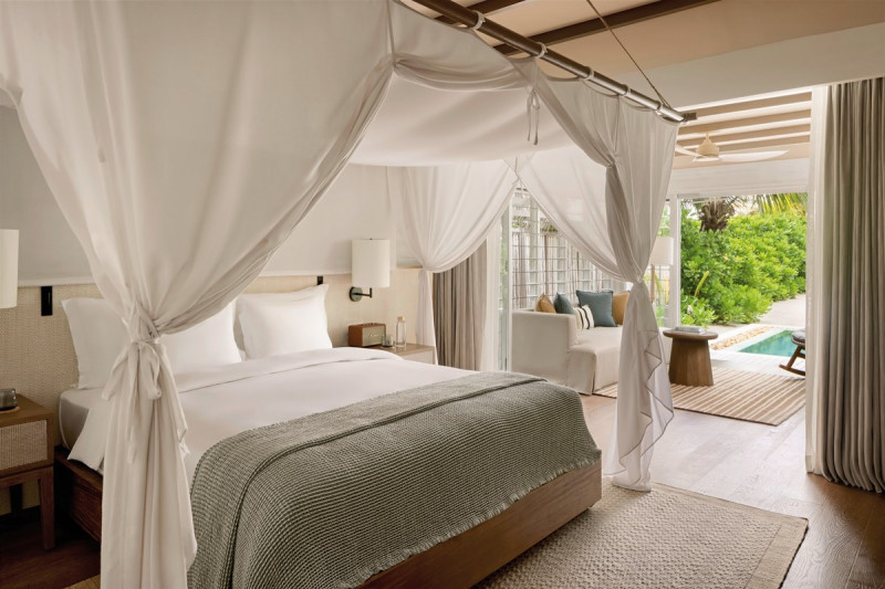 Deluxe Beach Villa with Pool