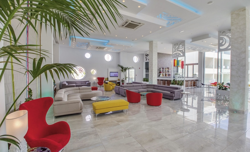 Nicholas Color Hotel