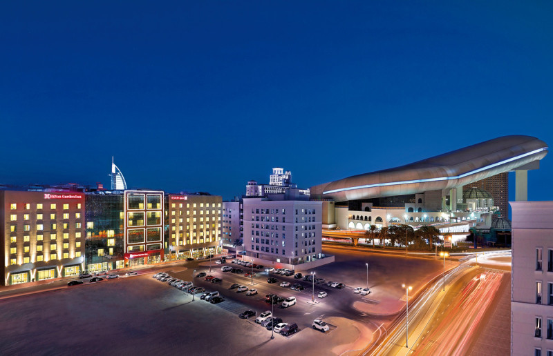 Hilton Garden Inn Dubai, Mall Avenue