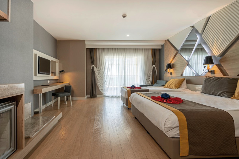 Wohnbeispiel Doppelzimmer Superior Jacuzzi auf der Terrasse