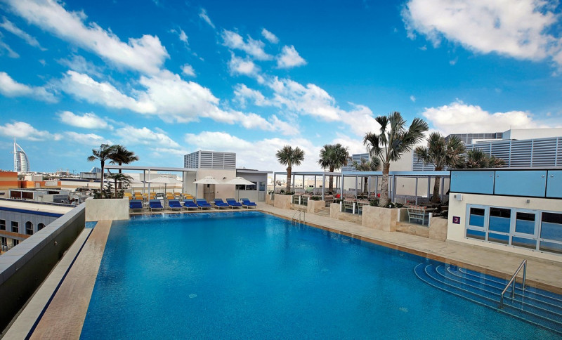 Grand Cosmopolitan Hotel