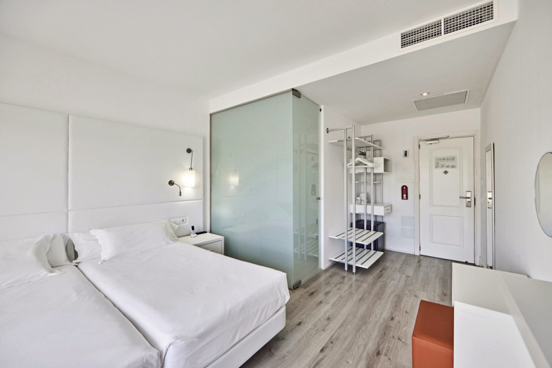 Wohnbeispiel Doppelzimmer grosser Balkon mit Bali Bed