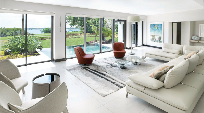 Four Bedroom Residence with Pool 