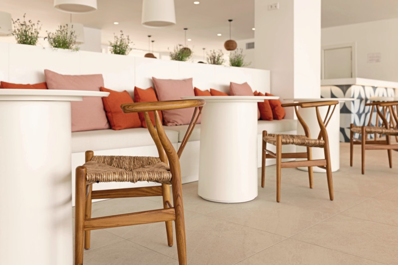 Palmanova Beach by THR