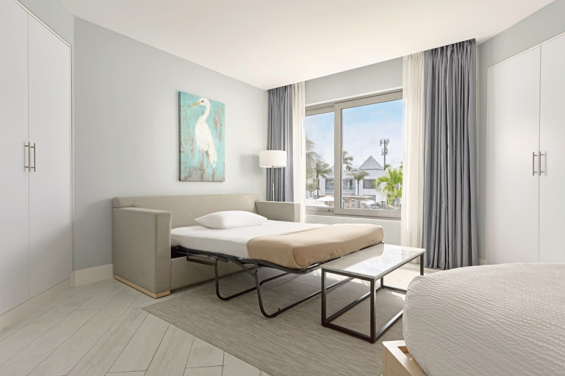 Wohnbeispiel Poolview Guestroom 1 King Bed