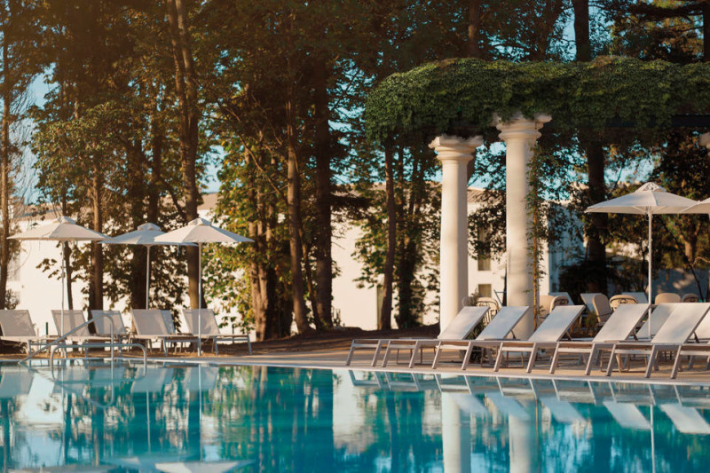 Astor Garden Hotel