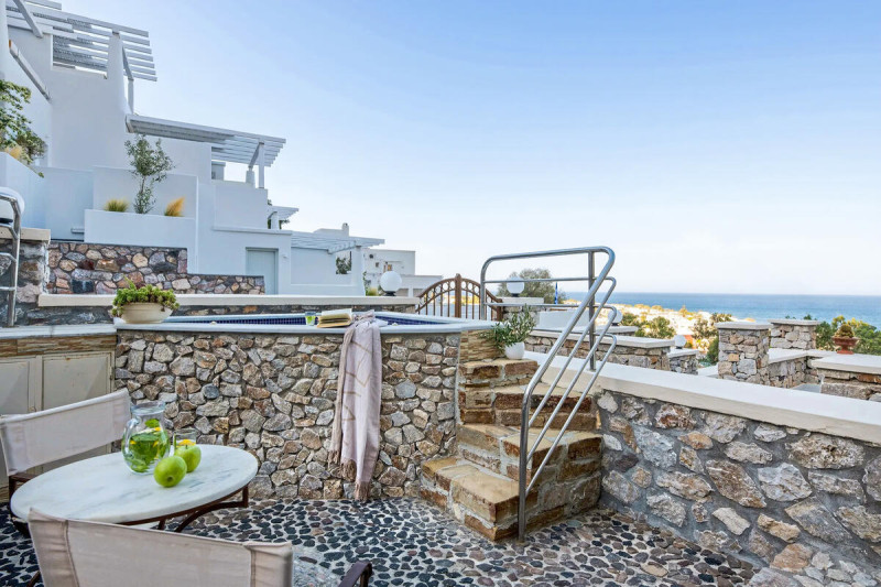 Wohnbeispiel Double Room Deluxe with Outdoor Jacuzzi