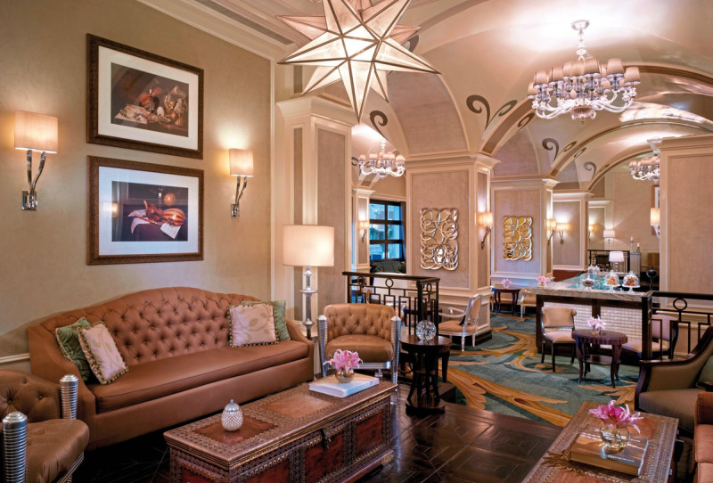 The Ritz-Carlton Abu Dhabi, Grand Canal