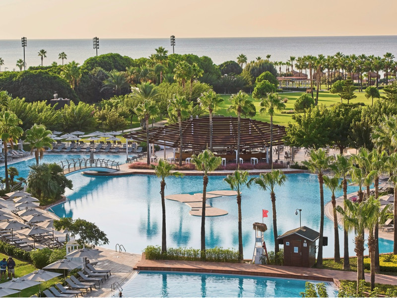 Lara Barut Collection