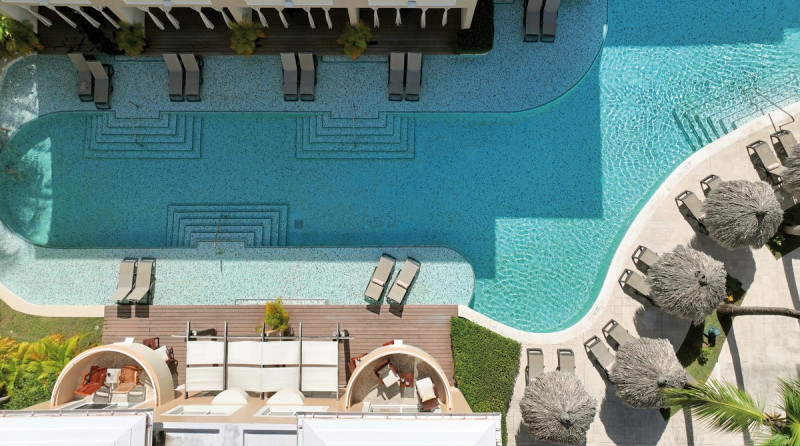 Au&szlig;enansicht Junior Suite Swim Up