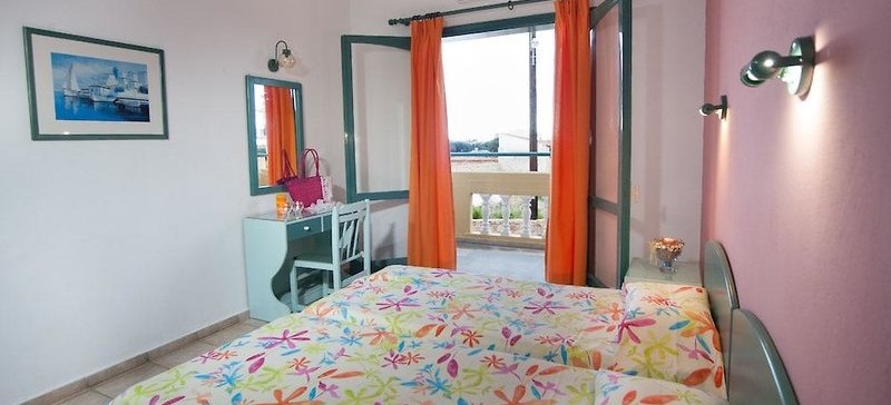 Theoni Apartments ●●