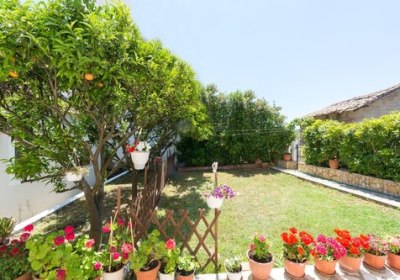 Roys Blu Studios & Apartments in Kavos