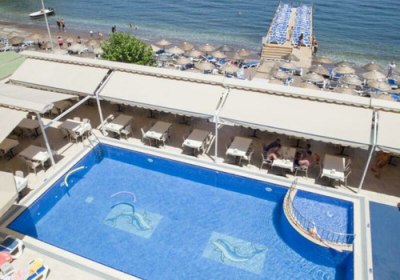 Özcan Beach Hotel in Turunç