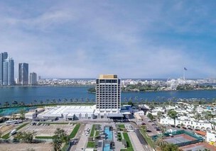 Hotel Holiday International in Sharjah