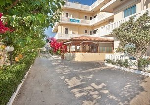 Dimitra Hotel & Apartments in Kokkini Hani
