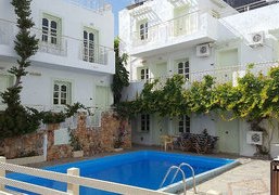 Semiramis Apartments in Piskopiano