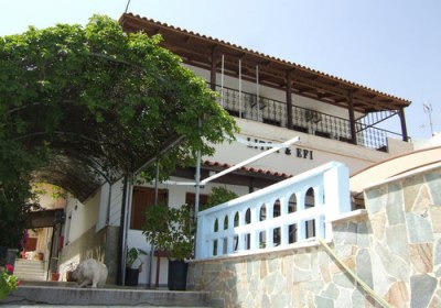 Litsa Efi in Stalida