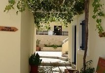 Frida Village Apartments in Piskopiano