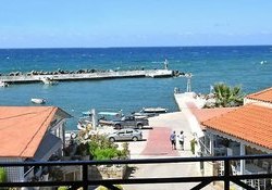 Castello Apartments in Panormos