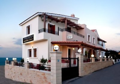 Christina Maisonettes Studios & Apartments in Panormos