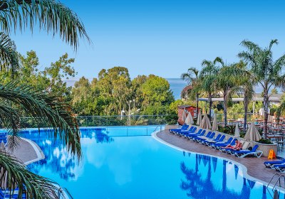 Michell Hotel Spa Beach Club in Kestel