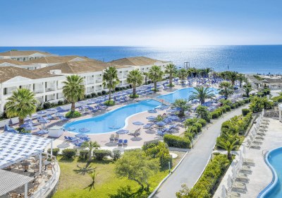 Sandy Beach Resort in Agios Georgios Argirades