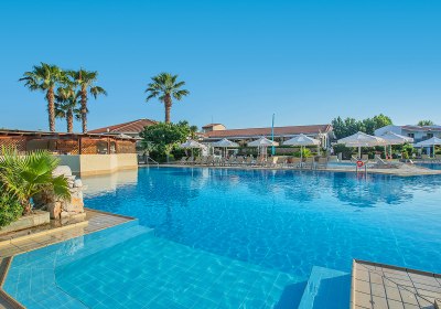 Golden Coast Hotel & Bungalows in Marathon