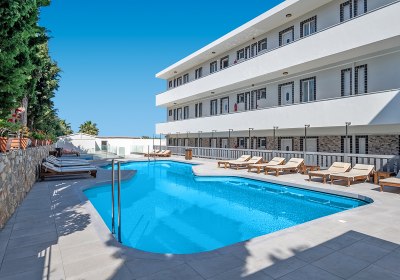 Sunny Days Hotel & Apartments in Tigaki