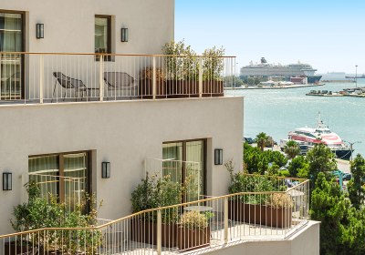 Mitsis N'U Piraeus Port in Piräus