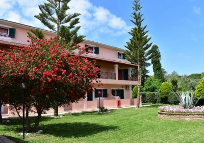 Oula Maisonettes in Kavos