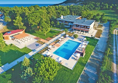 Kalogria Beach Hotel in Metochi