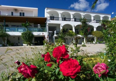 Hotel Athina in Karavomilos