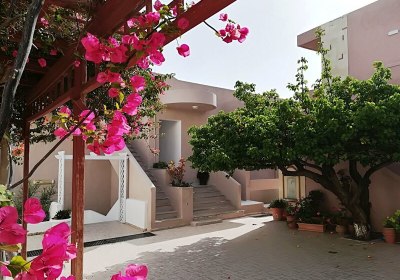 Evina Rooms & Suites in Gournes