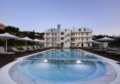 V Luxury Suites in Perama