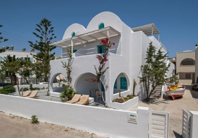 Nissia Apartments in Kamari