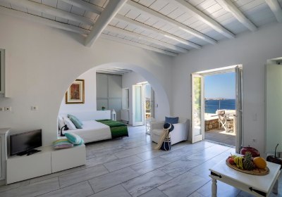 Olia Hotel in Tourlos