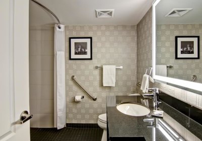 DoubleTree by Hilton Hotel Toronto Downtown in Toronto