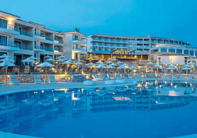 Zeus Eleva Ajul in Agia Paraskevi