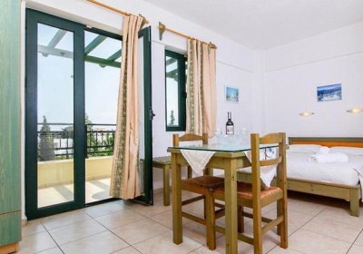 Dionysos Hotel Apartments & Studios in Stalida