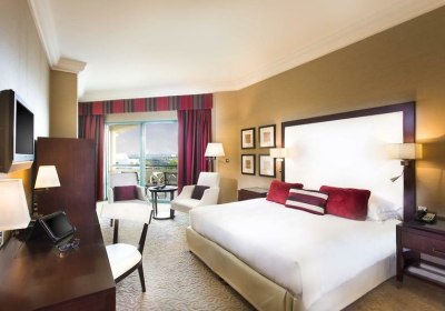 Mövenpick Dubai Grand Al Bustan in Dubai