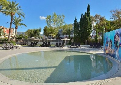 SOL Katmandú Park & Resort in Calvia