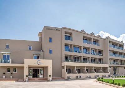 Cnic Gemini Hotel in Messonghi