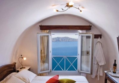 Ellinon Thea in Fira