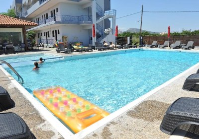 Maritime Hotel Apartments in Kremasti