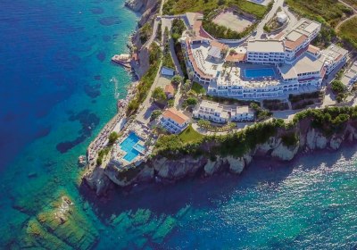 Peninsula Resort & Spa in Agia Pelagia